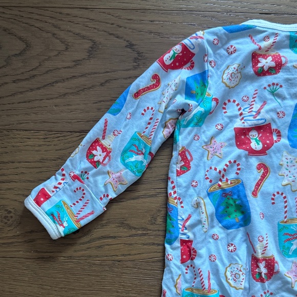 Magnetic Me 0-3 Like New EUC Festive Blue and Red Footie - Picture 11 of 11